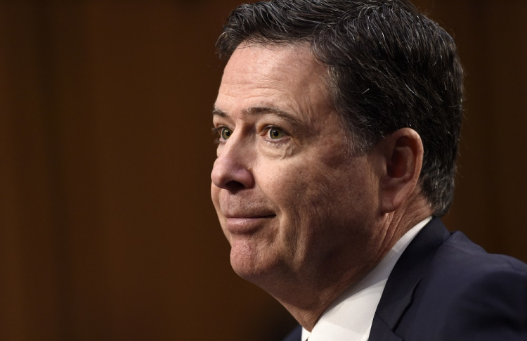 Antigo diretor do FBI nega acusações em processo politicamente motivado