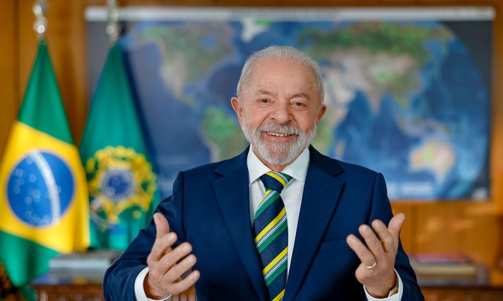 Estudo da Quaest revela equilíbrio entre avaliações positivas e negativas do governo Lula