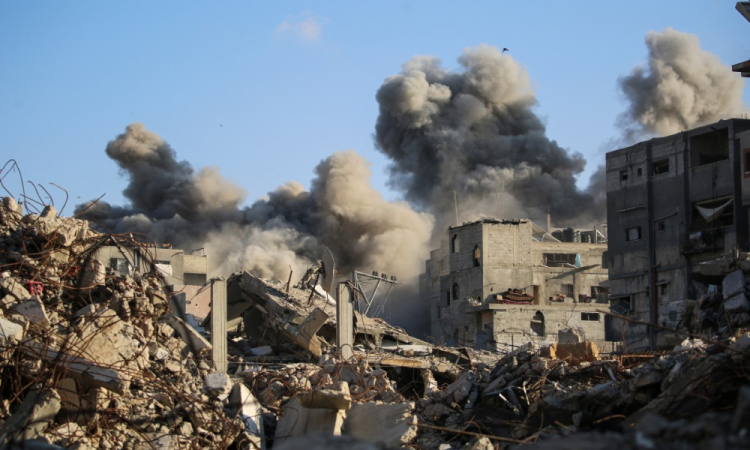 Israel intensifica bombardeios em Gaza após noite sangrenta desde cessar-fogo