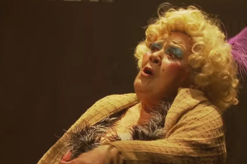 Morre Teuda Bara, fundadora do Grupo Galpão e ícone do teatro brasileiro, aos 84 anos