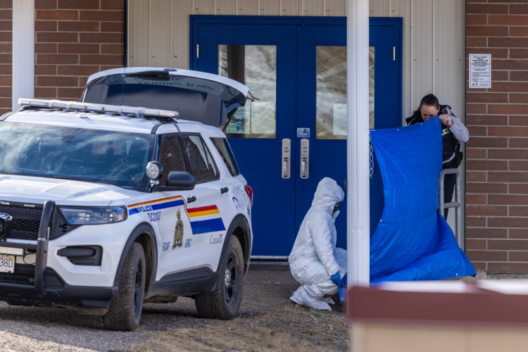 Jovem atiradora canadense responsável por 10 mortes também tirou a vida da mãe e irmão