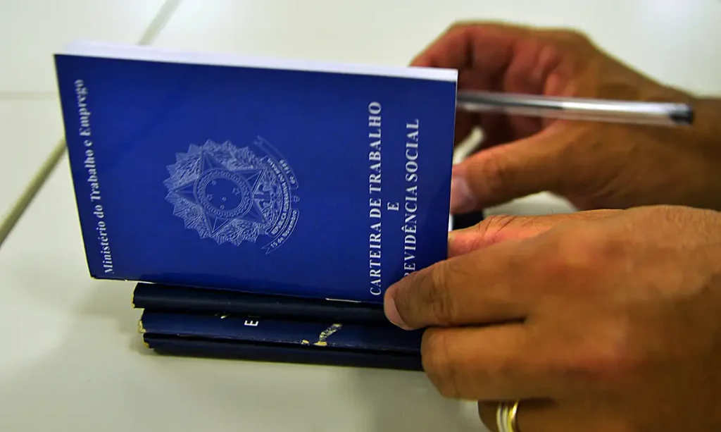 Nova regulamentação de licença-paternidade entrará em vigor em 2027.