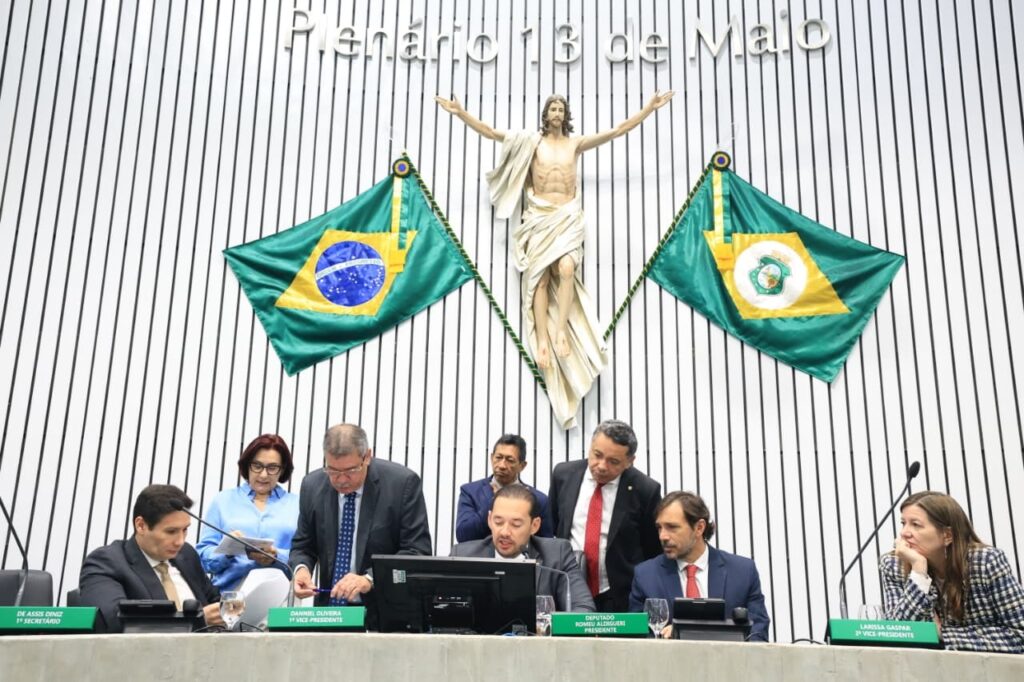 Alece anuncia formação das comissões técnicas e garante representação da oposição