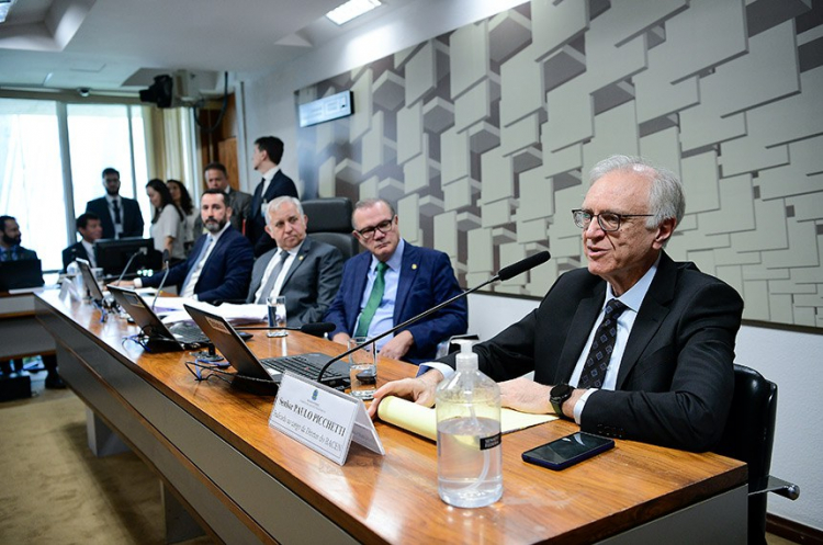 Diretor do BC defende o Pix e critica interesses contrários ao benefício dos brasileiros