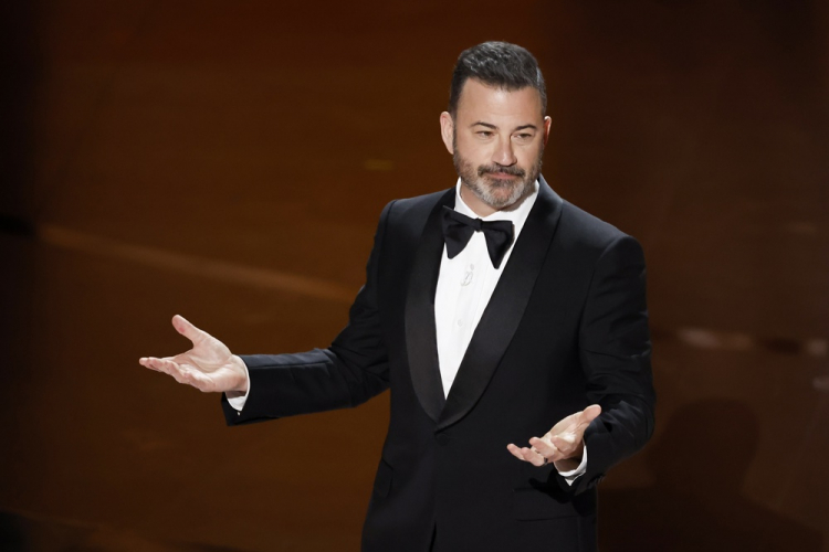 Jimmy Kimmel defende humor sobre Melania Trump: ‘Foi uma brincadeira sutil