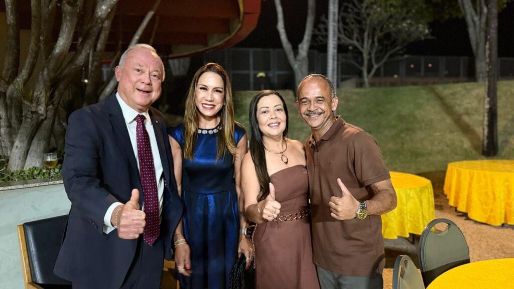 Elinaldo reúne prefeitos e lideranças baianas com Coronel e João Roma em Brasília