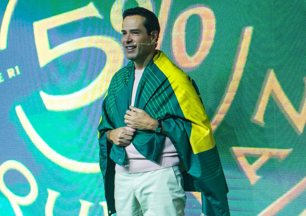 A COPA DO MUNDO AQUECE O CONSUMO, IMPULSIONA O VAREJO E DEVE MOVIMENTAR  MAIS DE R$ 4 BILHÕES NA ECONOMIA BRASILEIRA.