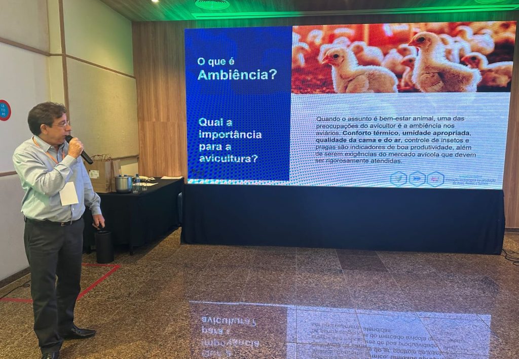 Manejo, segurança alimentar e bem-estar animal ganham destaque com a Aviagen em evento da FACTA