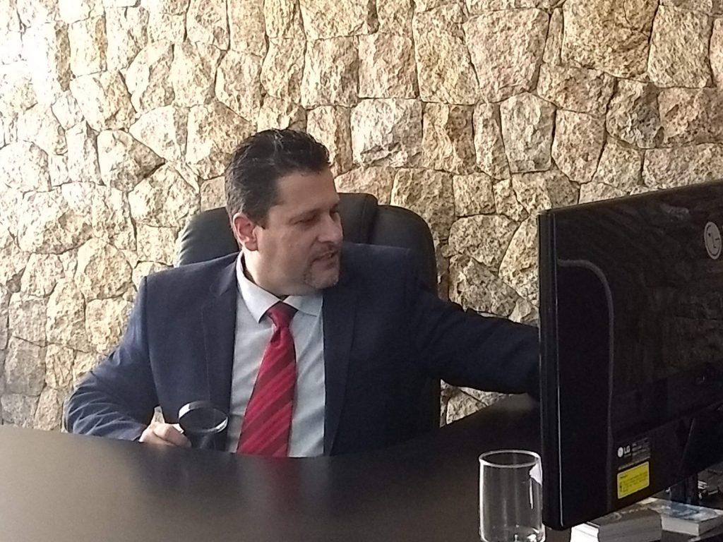 Detectando a Mentira: O Papel dos Investigadores em Casos de Traição Amorosa