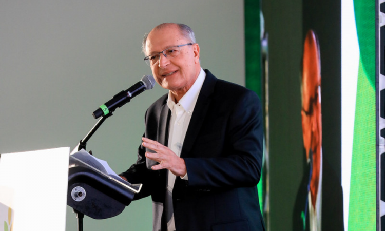 Alckmin busca apoio de embaixadores do Brasil e China para proteger o País da crise de chips