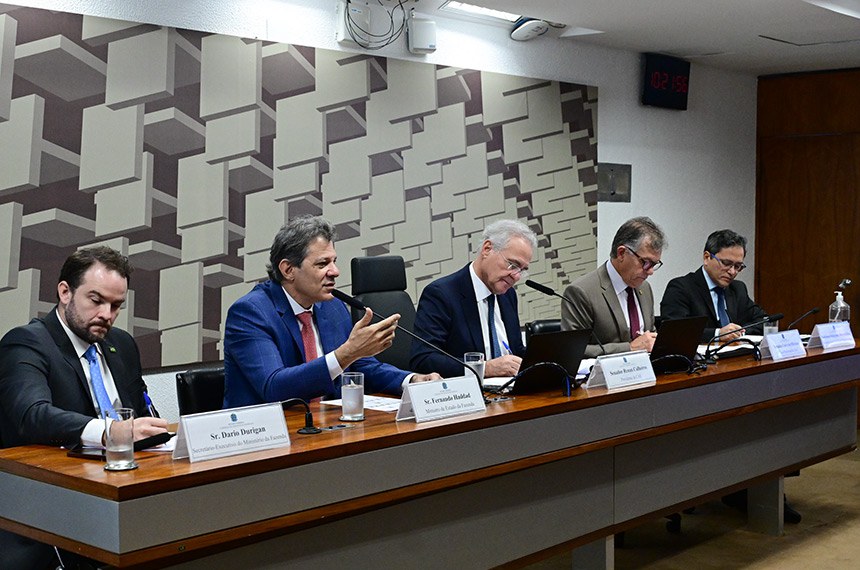 Haddad propõe isenção de Imposto de Renda para salários até R$ 5 mil até 2025