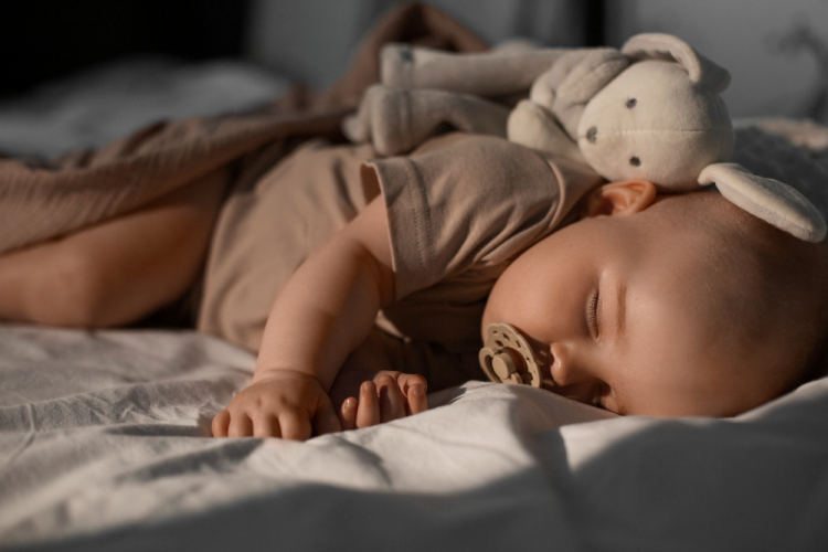 Compartilhar o quarto, mas não a cama: dicas para o sono do seu bebê