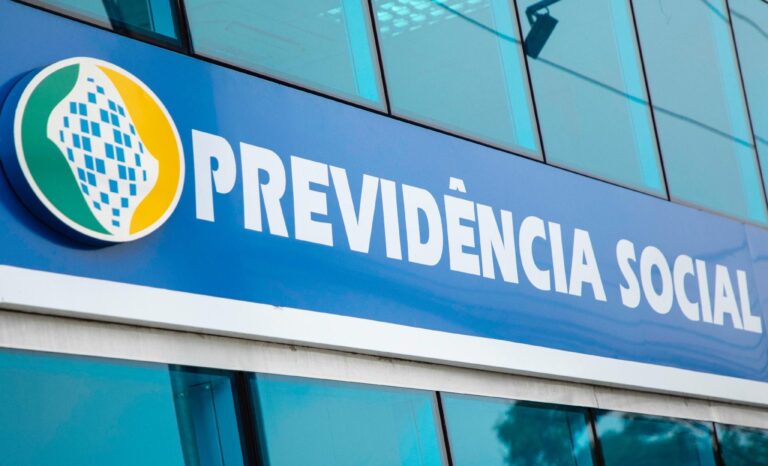 INSS interrompe desconto de empréstimos consignados e solicita devolução dos valores