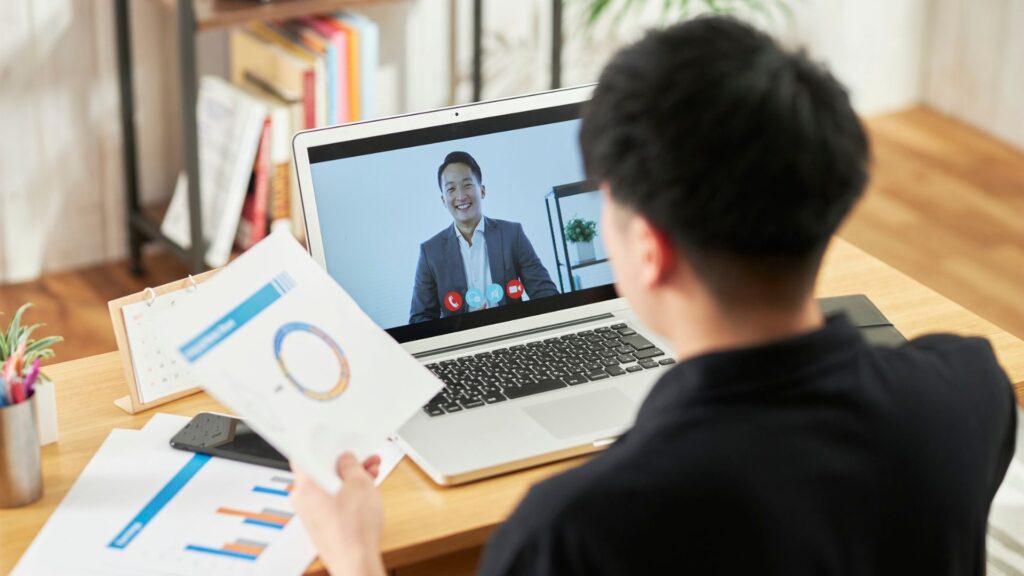 Empresas apostam no Softphone para acompanhar a era do trabalho híbrido