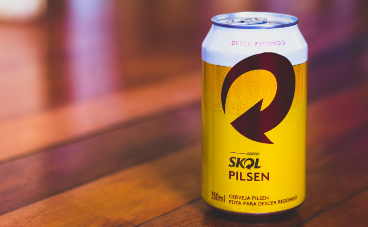 Skol retorna como cerveja oficial do Carnatal 2025 e leva foliões para viver a experiência completa na micareta