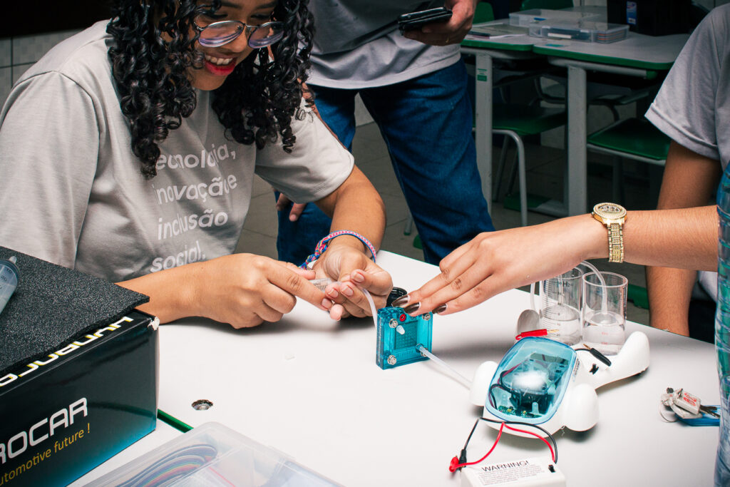 Projeto Conectados levou robótica e cultura maker a escolas públicas  em quatro estados brasileiros
