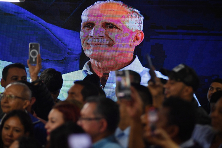 Nasry Asfura, apoiado por Trump, é eleito presidente de Honduras.
