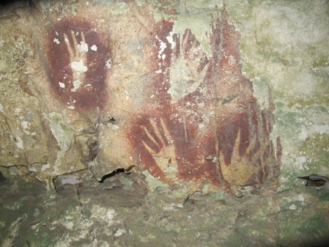 Descoberta na Indonésia revela a arte rupestre mais antiga da história