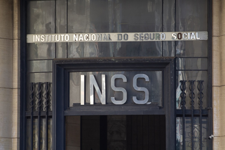 Prazo para aposentados contestarem descontos errados no INSS: um mês para recorrer