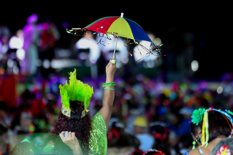 Carnaval saudável na terceira idade: como a organização traz benefícios à saúde