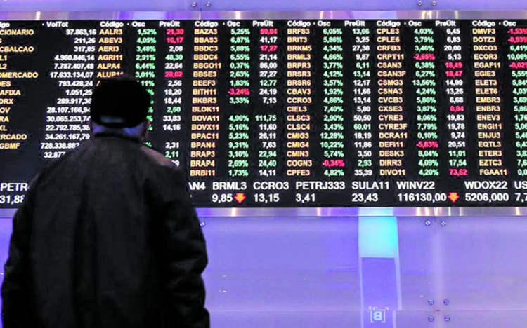 Ibovespa atinge novo ápice e alcança marca inédita de 185 mil pontos