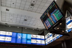 Ibovespa atinge novo patamar histórico e se aproxima dos 200 mil pontos