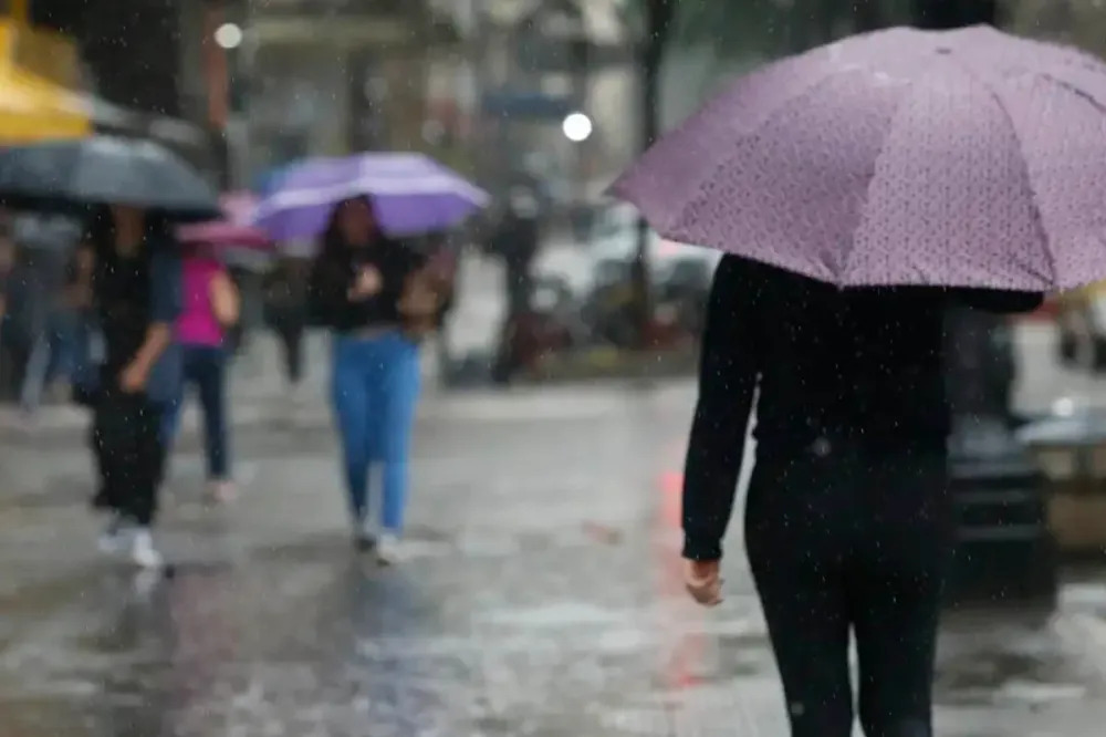 Ceará em estado de alerta devido a previsão de fortes chuvas até quinta-feira