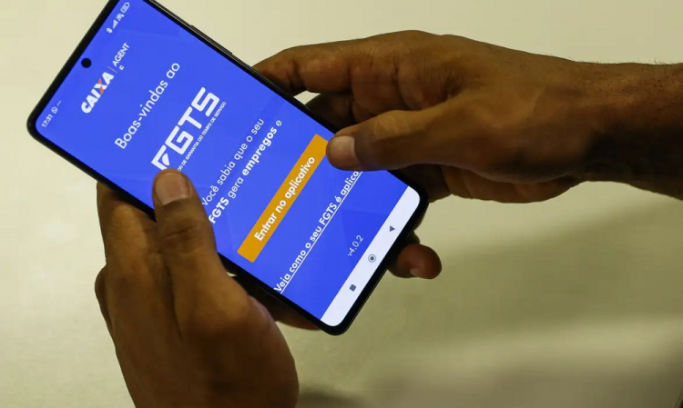 Administração estuda a possibilidade de utilizar FGTS para saldar débitos