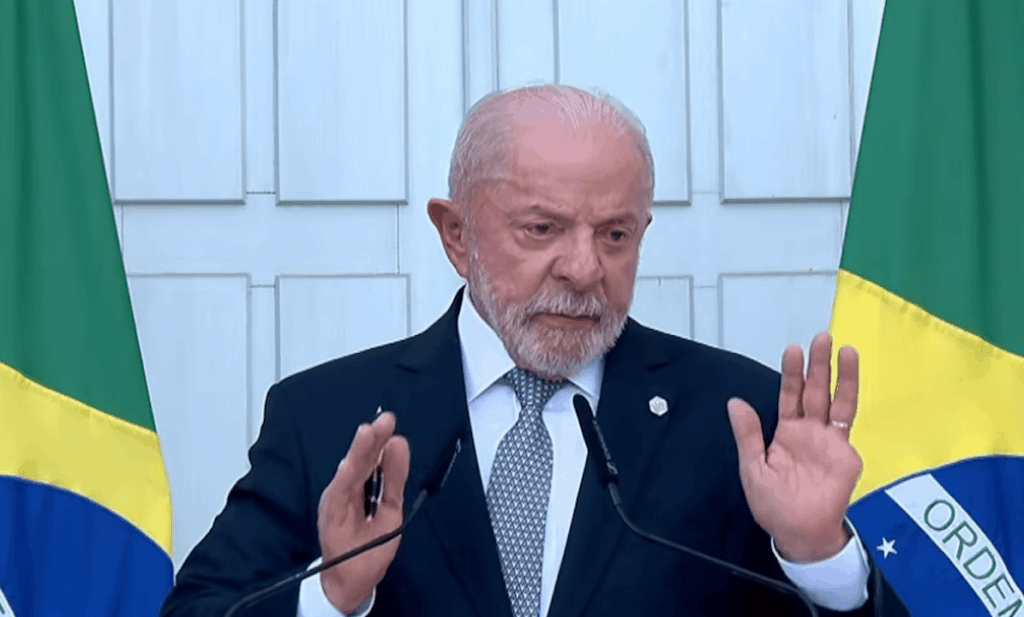 Lula aconselha Trump a se manter afastado das eleições brasileiras