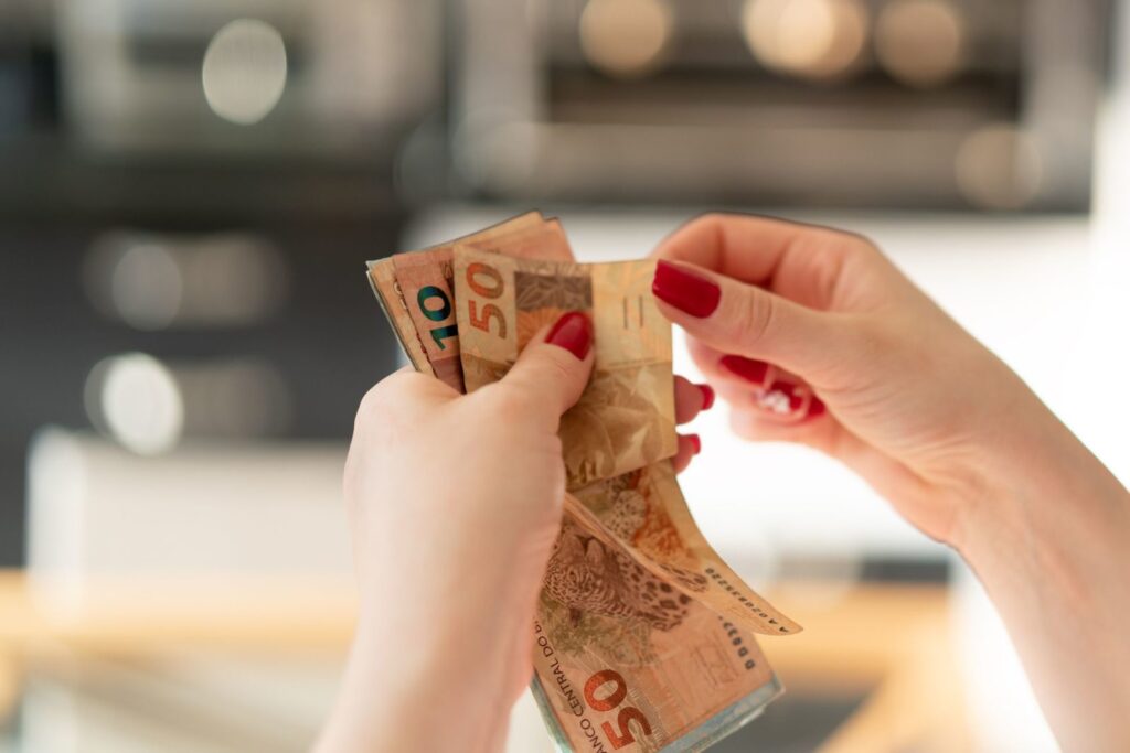 Reajuste salarial é impactado por elevação de 0,65% no índice em maio