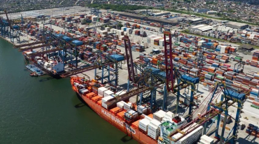 Brasil alcança recorde histórico em exportações, impulsionando suas contas externas
