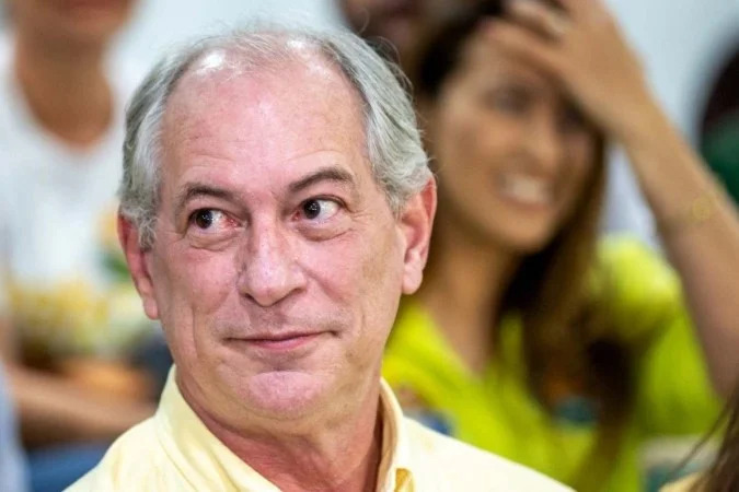Ciro se pronuncia sobre retirada de vídeo associativo ao bolsonarismo: “Não sou desonesto