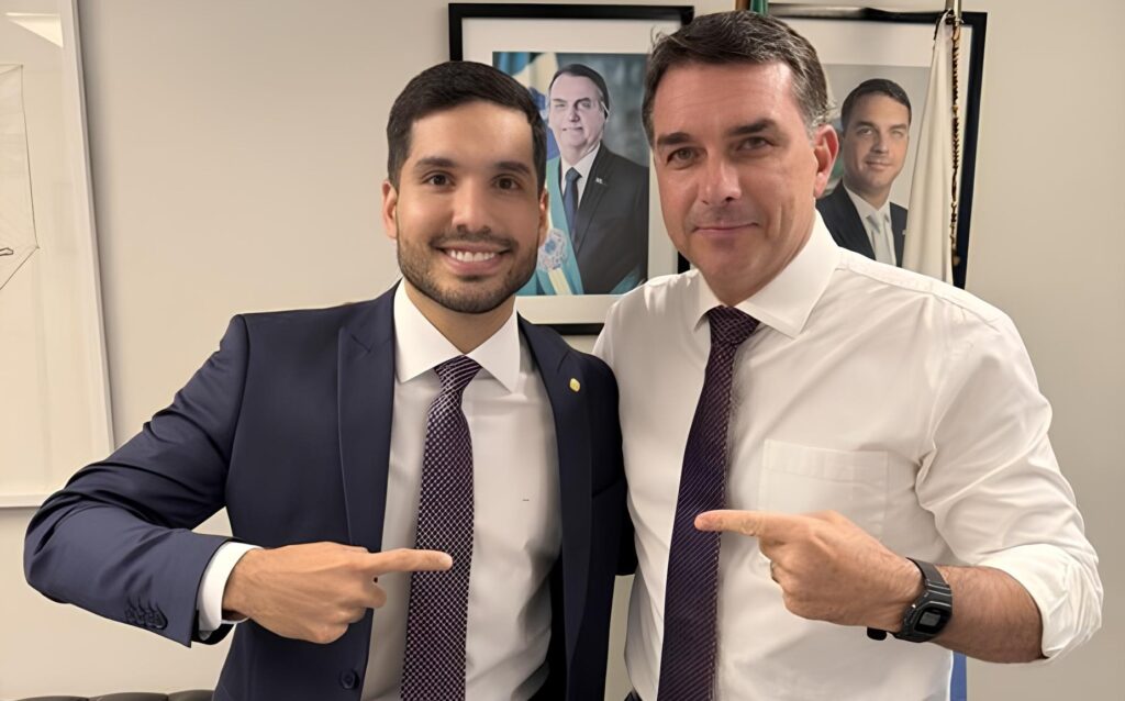 André Fernandes promove a visita de Flávio Bolsonaro ao Ceará
