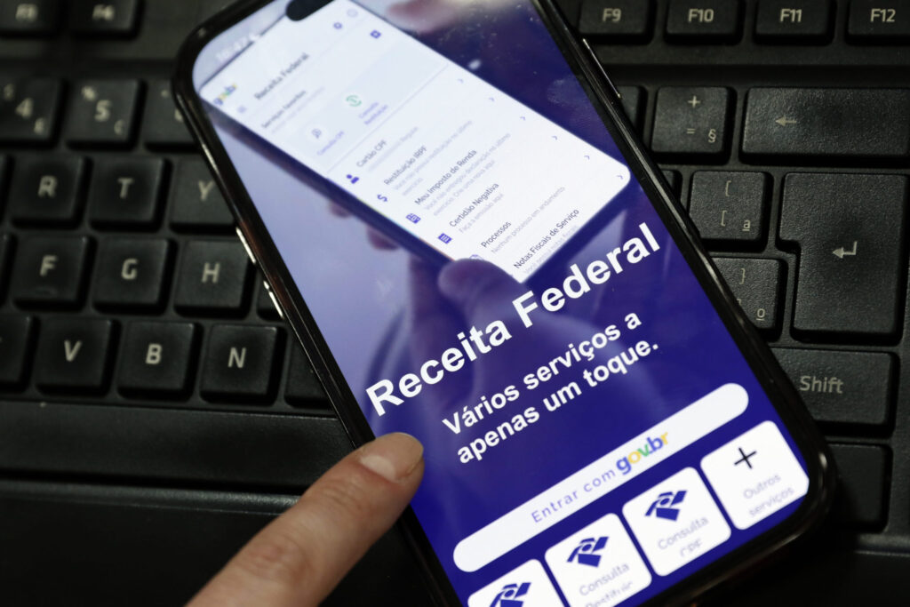 Cearenses recebem hoje o terceiro lote de restituição do Imposto de Renda, beneficiando 49 mil contribuintes