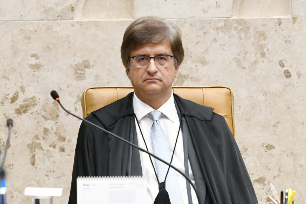 Fachin comenta diálogos reveladores entre Vorcaro e Moraes