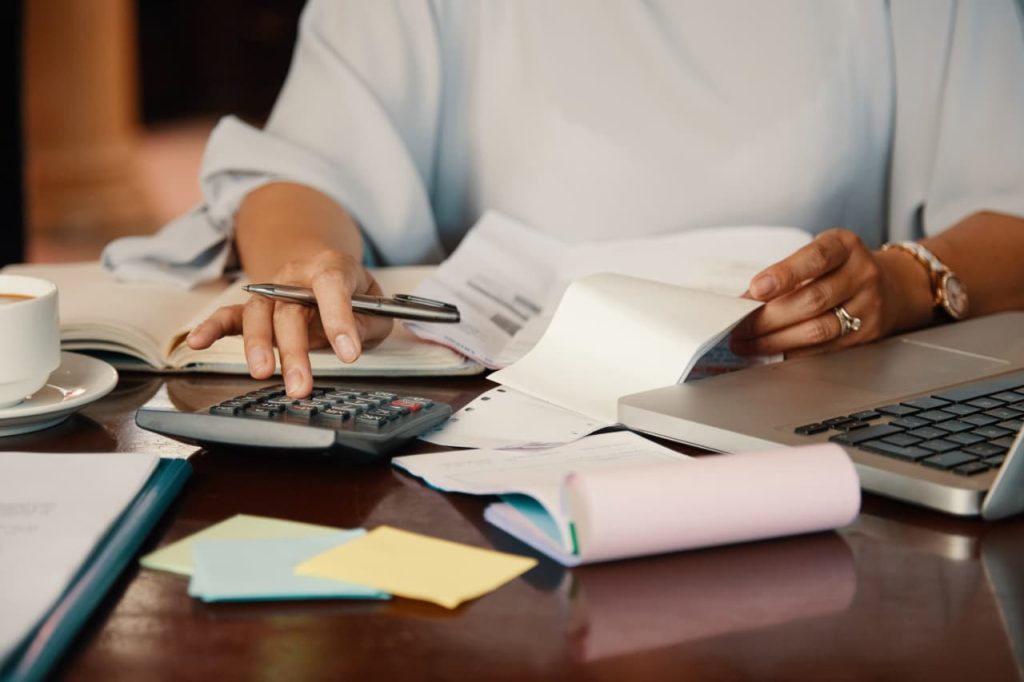 Taxa de inadimplência entre adultos do Nordeste chega a 44,77%, revela SPC Brasil